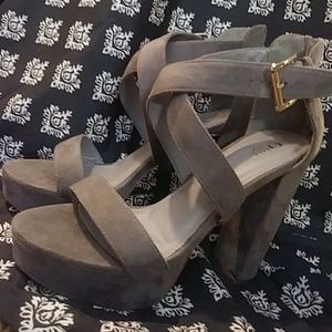 Platform sandals